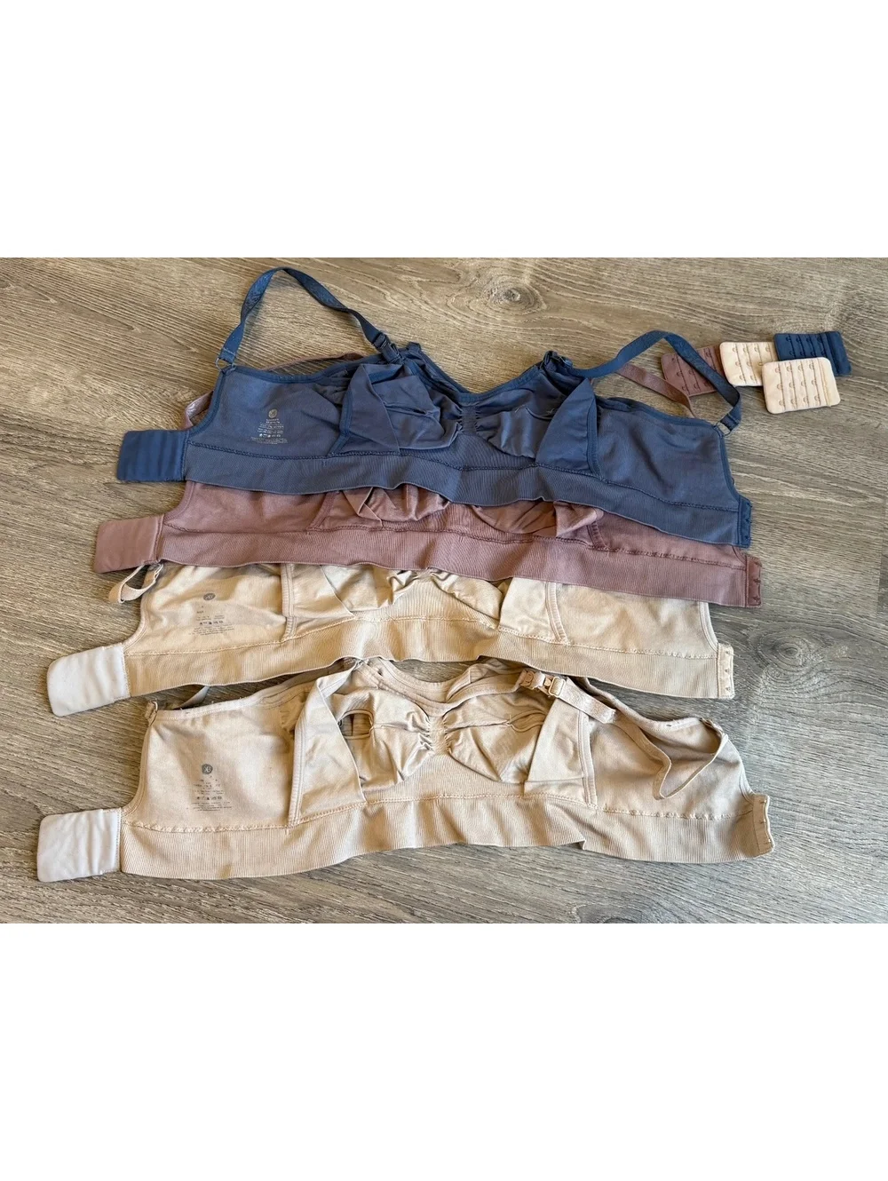 (4) Kindred Braverly Sublime Hands-Free Pumping & Nursing Bra- Regular (B-D) / M